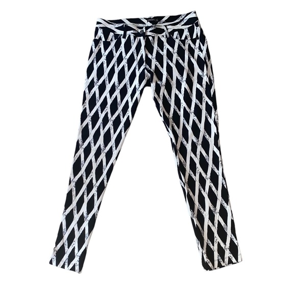 J. McLaughlin Black & Ivory Lattice Stretch Skinny Pants - 4 - Picture 3 of 12